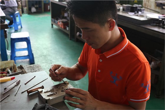 深圳塑膠模具廠-博騰納13年專注為客戶打造高品質(zhì)模具 深圳塑膠模具廠-博騰納13年專注為客戶打造高品質(zhì)模具