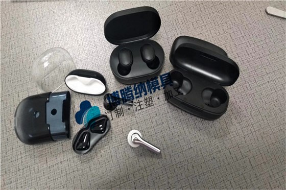 深圳藍(lán)牙耳機(jī)模具廠:13年秉承匠心為客戶打造好每一套模具 深圳藍(lán)牙耳機(jī)模具廠:13年秉承匠心為客戶打造好每一套模具