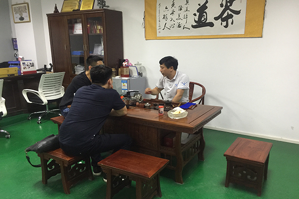 電子產(chǎn)品開模，就找深圳精密塑膠模具廠！