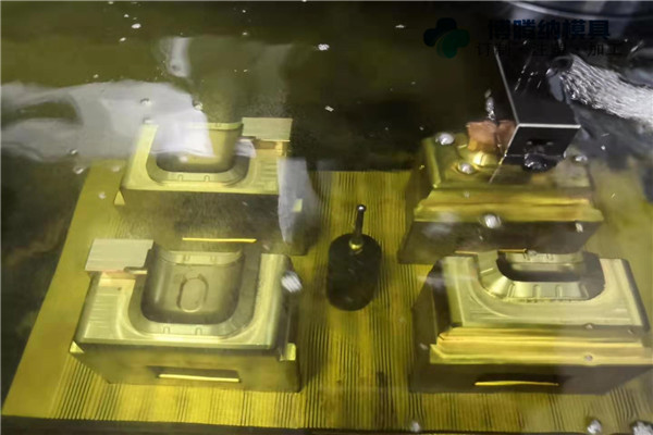 博騰納藍牙耳機模具廠，12道QC質(zhì)檢工序品質(zhì)有保障