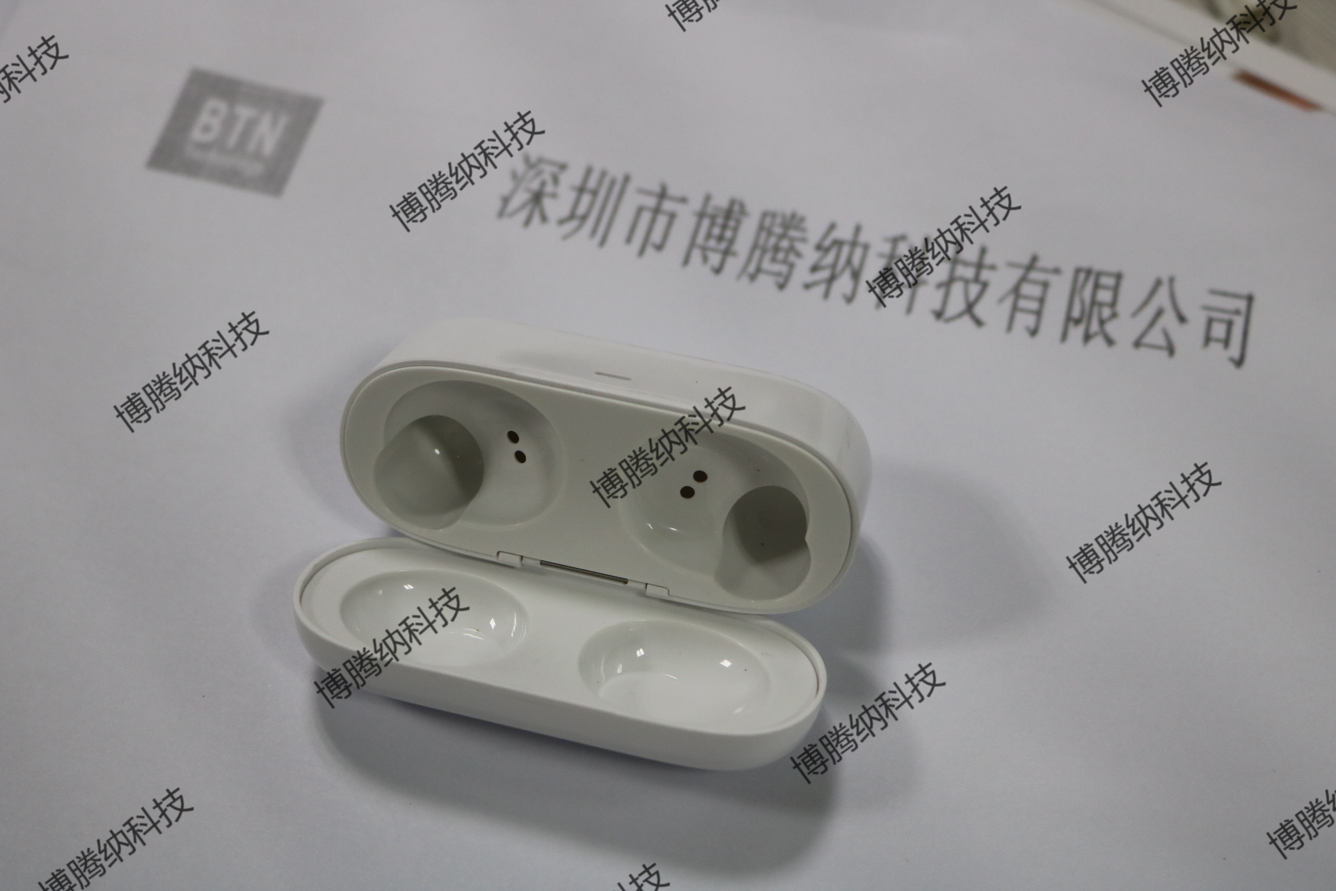 TWS無線藍(lán)牙耳機(jī)_注塑加工 TWS無線藍(lán)牙耳機(jī)_注塑加工