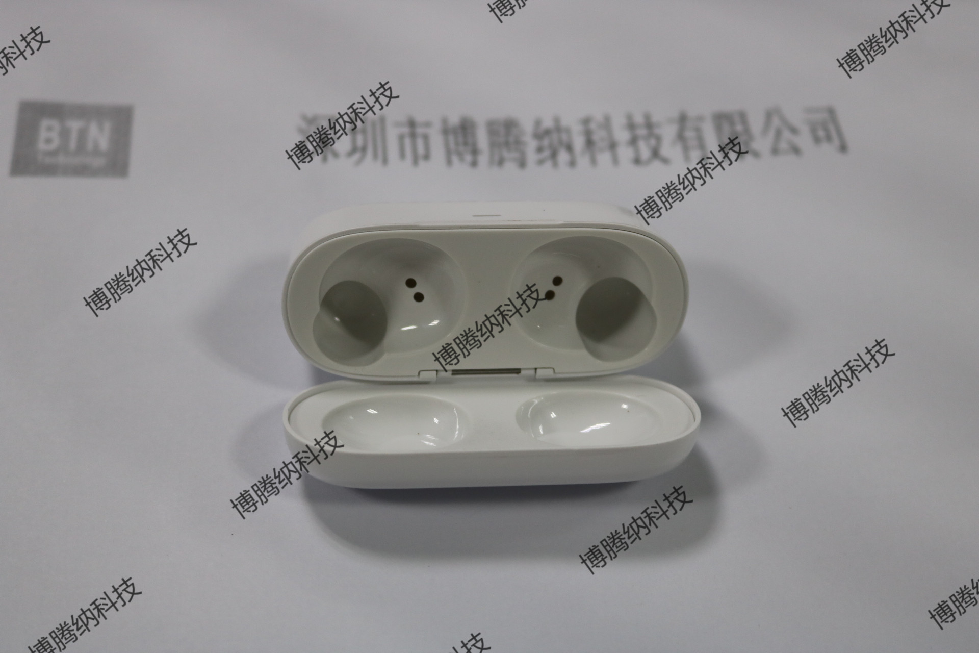 TWS無線藍(lán)牙耳機(jī)_注塑加工 TWS無線藍(lán)牙耳機(jī)_注塑加工