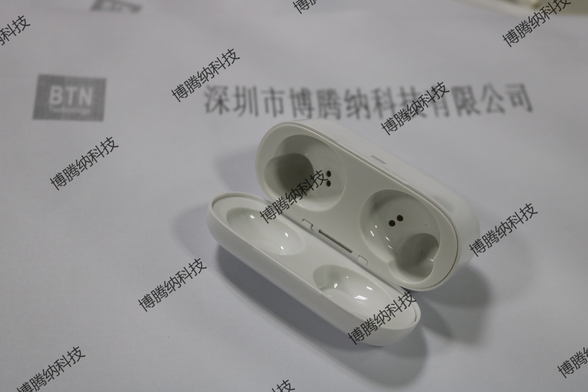 TWS無線藍(lán)牙耳機(jī)_注塑加工 TWS無線藍(lán)牙耳機(jī)_注塑加工