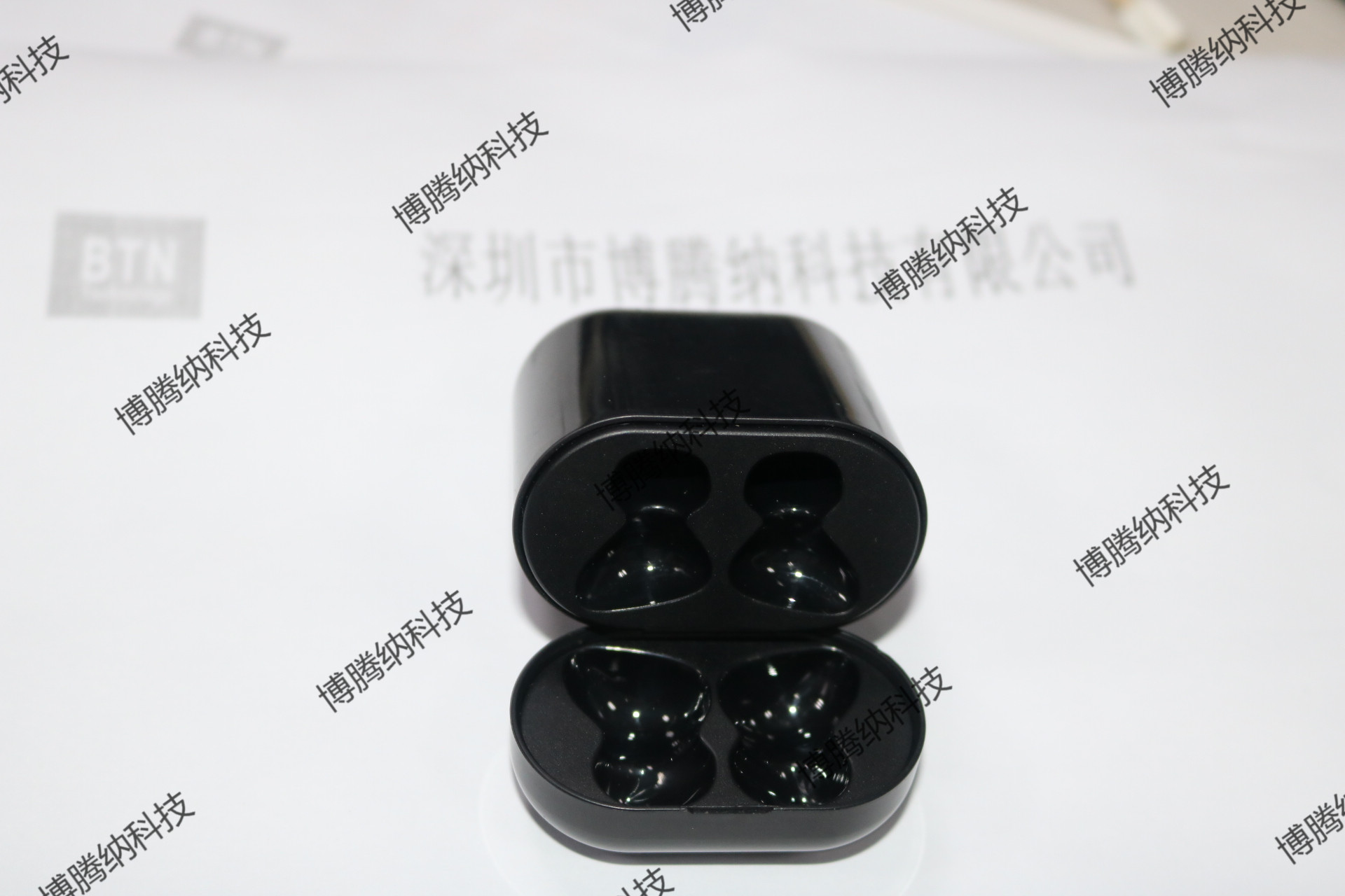 TWS無線藍(lán)牙耳機(jī)_注塑加工 TWS無線藍(lán)牙耳機(jī)_注塑加工