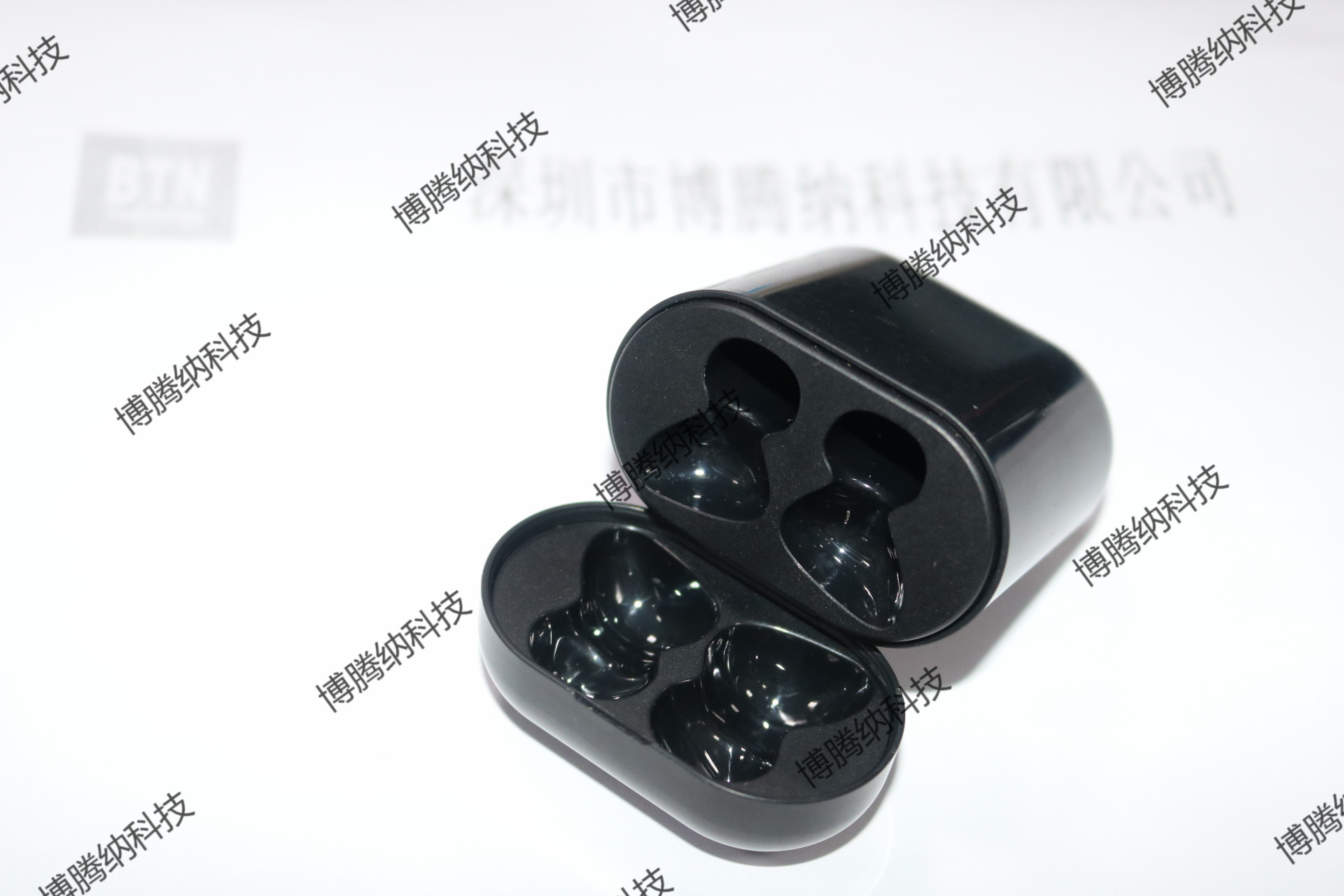 TWS無線藍(lán)牙耳機(jī)_注塑加工 TWS無線藍(lán)牙耳機(jī)_注塑加工